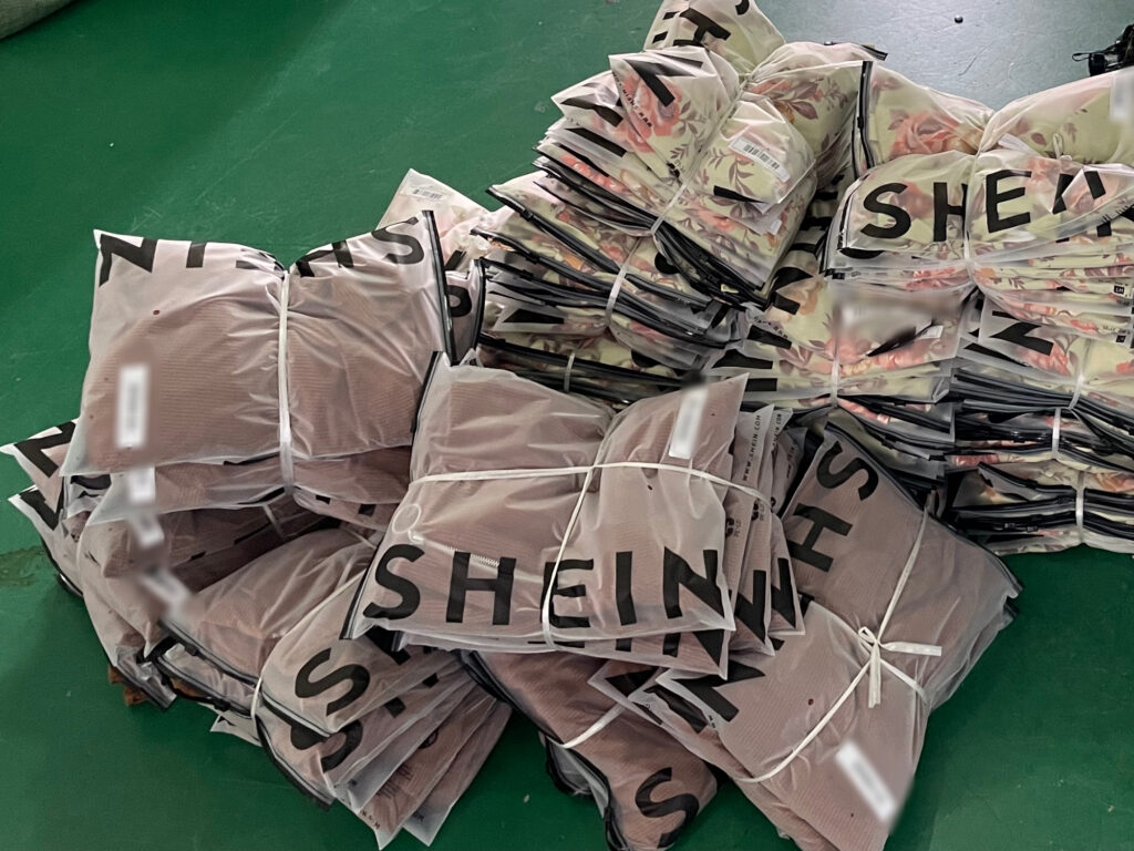 The packaged SHEIN order will be sent to the large warehouse in Foshan, Guangdong in the next step